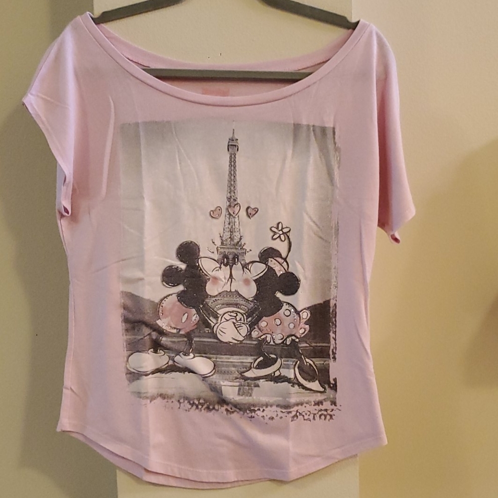 Kissing Mickey and Minnie